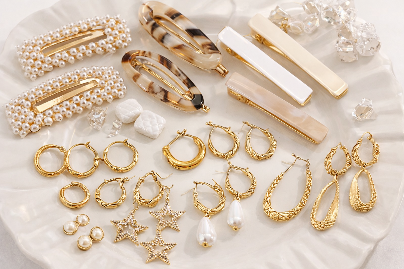 Minimal. Feminine. Timeless.